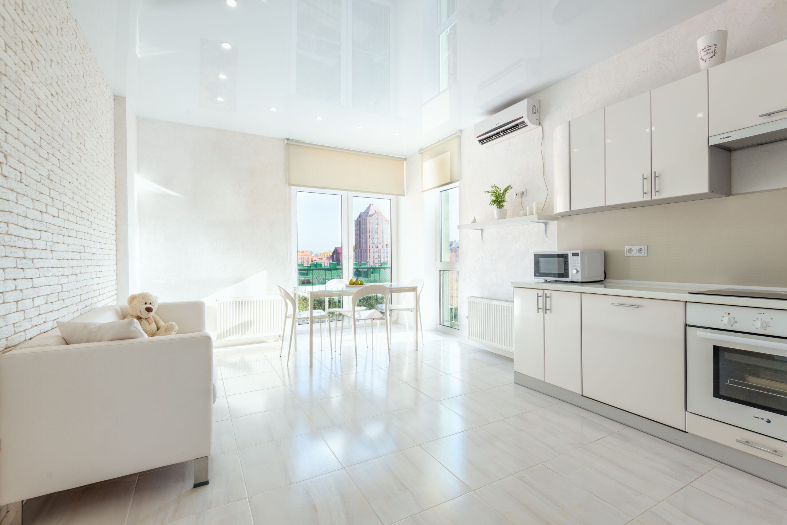 Plafond brillant — effet miroir
